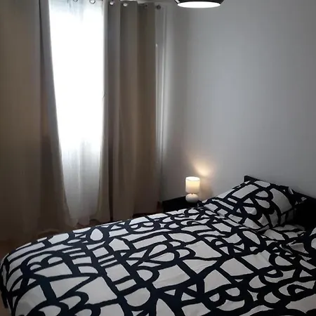 Appartement B Dans F4 *