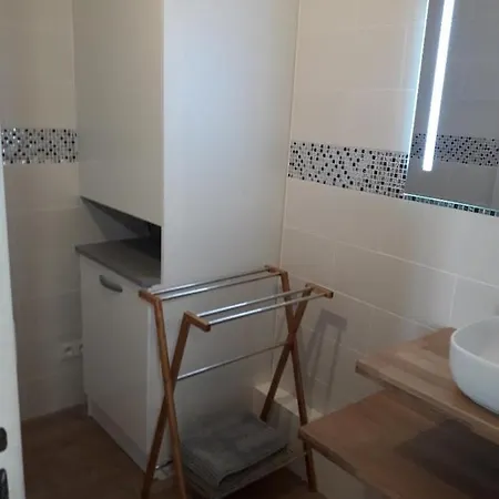 B Dans F4 Apartamento