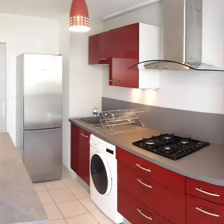 B Dans F4 Apartamento